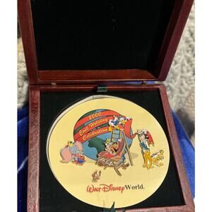 Walt Disney World Cast Member "2000" Holiday Celebration 5 Pin Set in Wooden Box